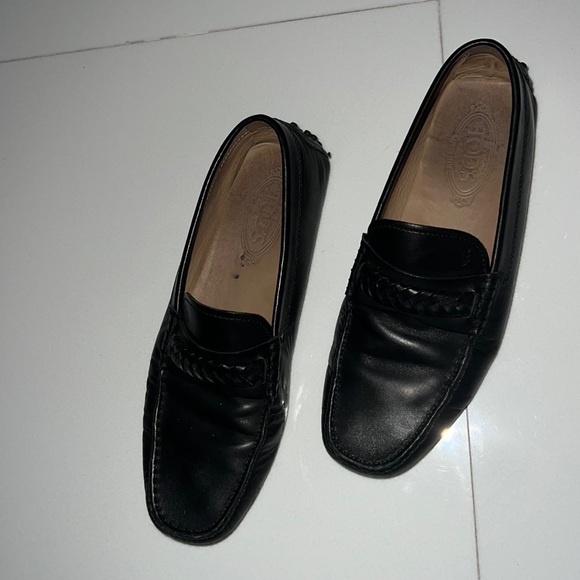Todd’s men black leather size 8. Used good condition. - Picture 2 of 7